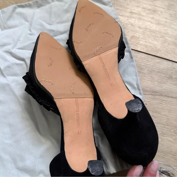 Manolo Blahnik Black Suede Kitten Heel Size 10 41 - Picture 5 of 7